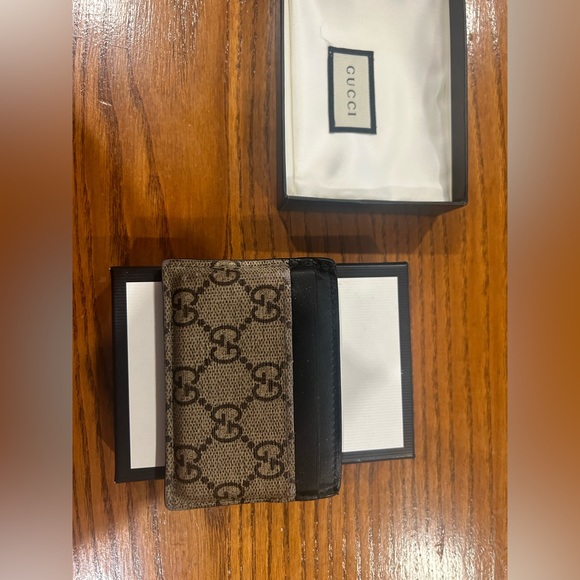 Gucci Bee Print GG Supreme Card Case - Picture 2 of 3